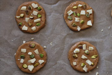 ホワイトチョコレートクランベリーピスタチオクッキーのレシピ