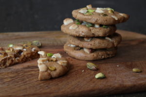 ホワイトチョコレートクランベリーピスタチオクッキーのレシピ