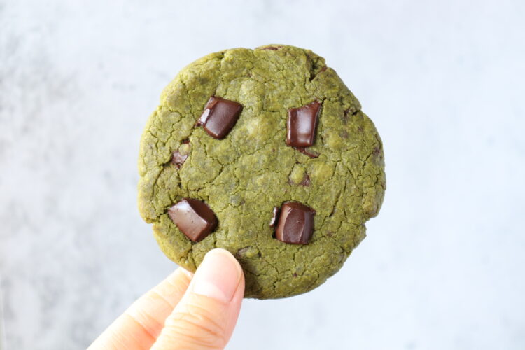 ヴィーガン抹茶チョコレートチャンククッキー Mama Rabbit Kitchen